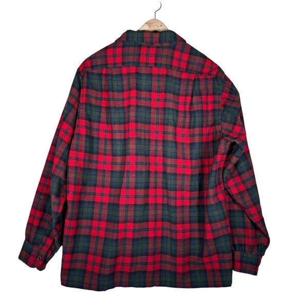 PENDLETON Vintage Plaid Virgin Wool Flannel in red / forest green - Picture 2 of 10